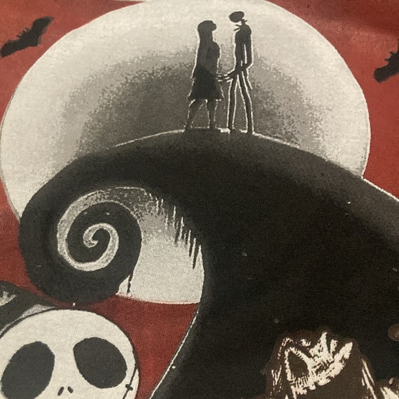 Large . Tim Burtons The night before Christmas Tee Shirt - Picture 3 of 3